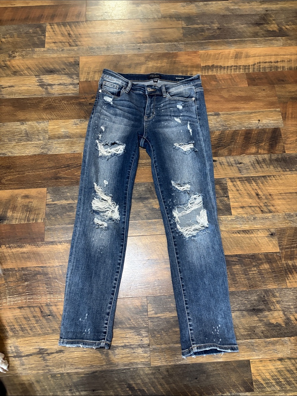 JUDY BLUE Boyfriend Fit jeans destroyed bleach spotted mid rise stretch denim